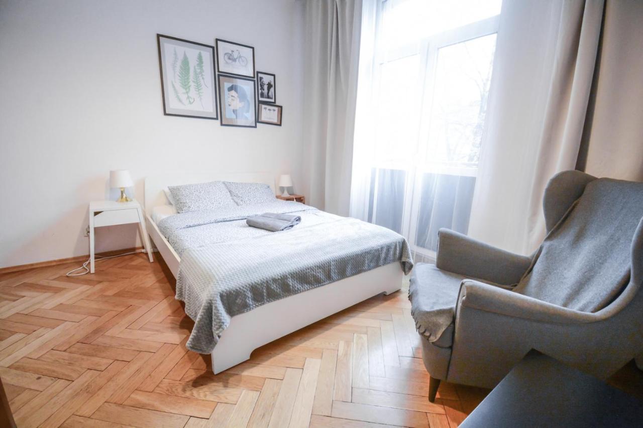 Sl Apartment *